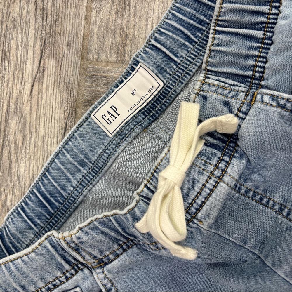 Pull-on jeans - Picture 9 of 12